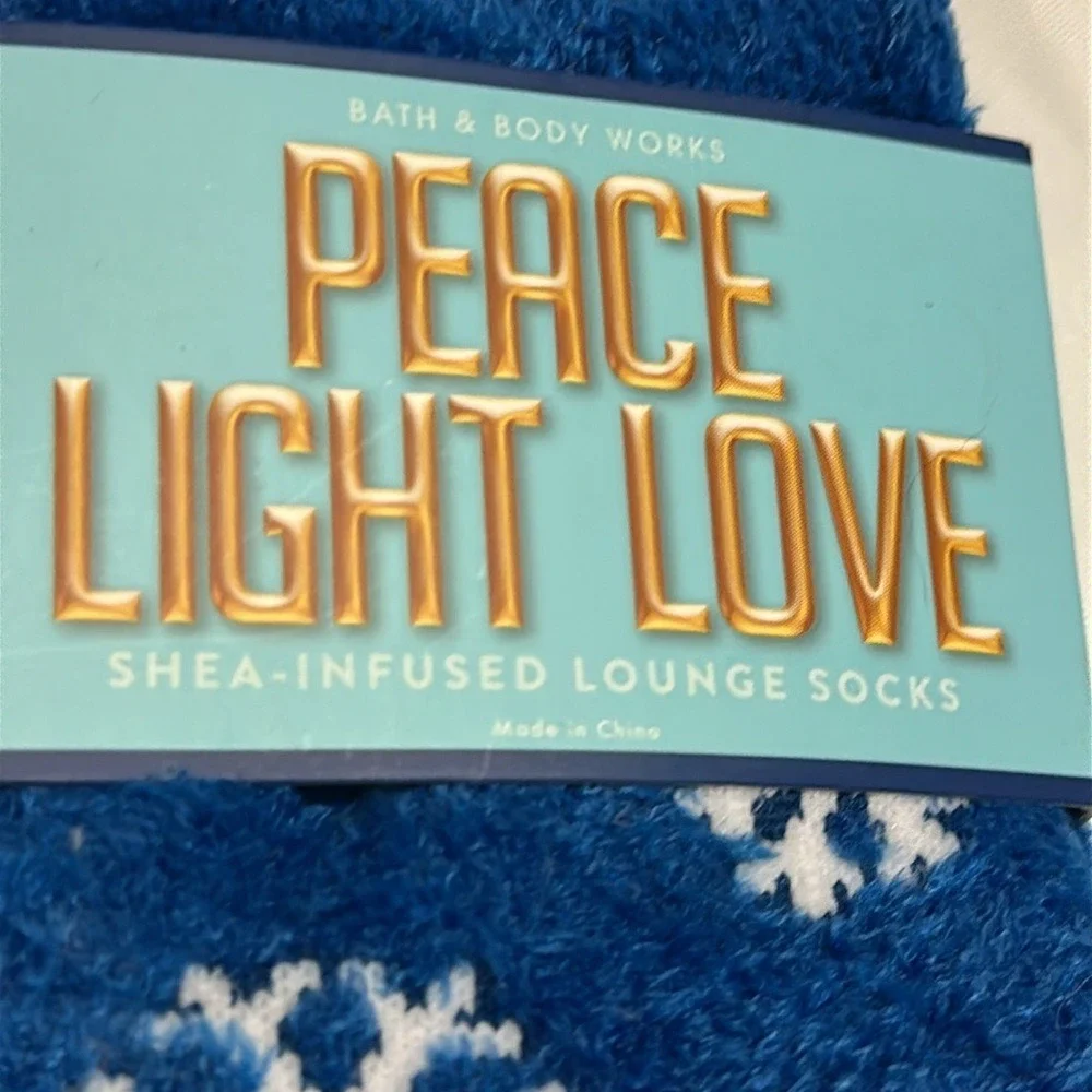 Bath & Body Works Hanukkah Shea Infused Lounge Socks Blue Menorah Snowflake NEW